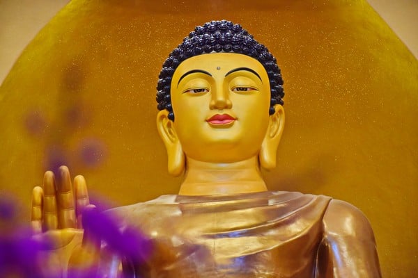 Kinh Phật: Giải mã những bí mật tâm linh