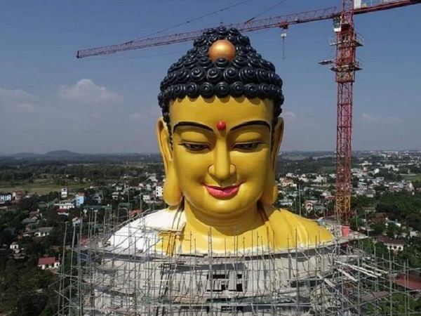 Tượng Phật A Di Đà – Những Bí Mật Phong Thủy Bạn Chưa Biết!